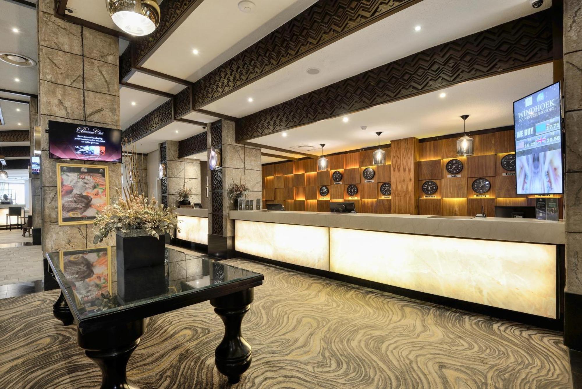 Windhoek Country Club Resort Екстериор снимка